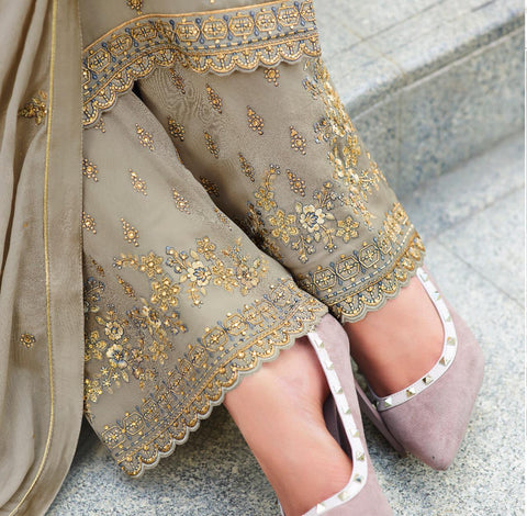 Glossy Heenaz Pure Georgette Pakistani Salwar Suit